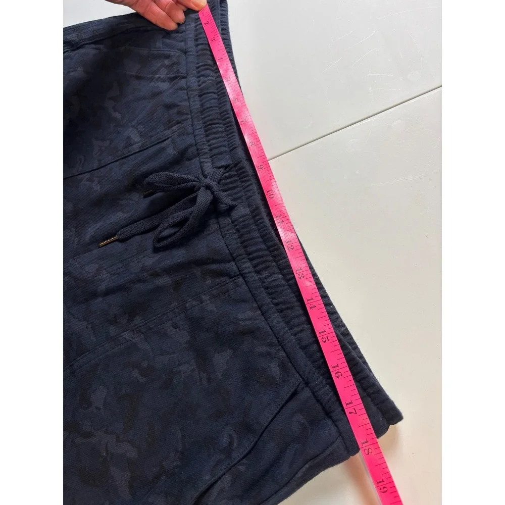 Athleta Camo Farallon Short Navy Blue Camouflage Cotton Blend‎ Womens Size 14